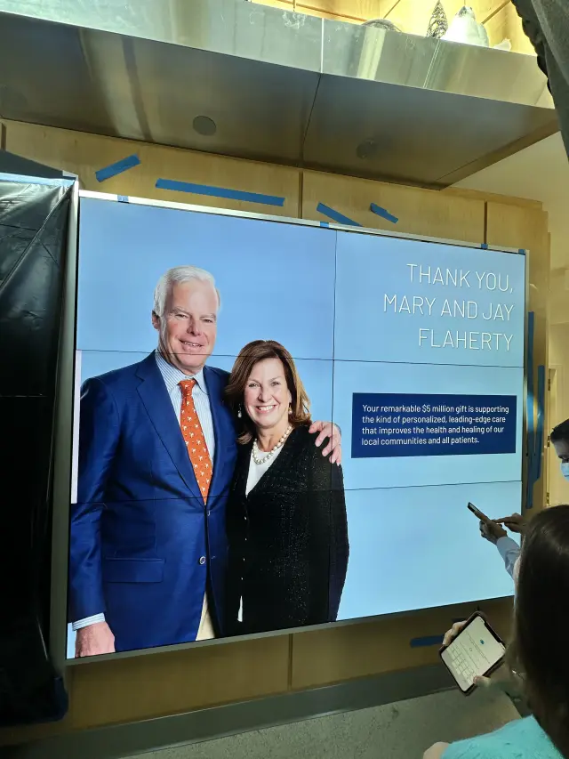 Commercial video wall installation in healthcare facility for donor recognition and digital communications